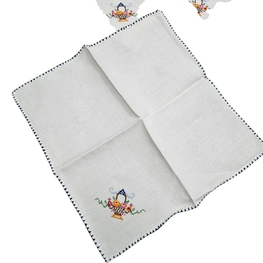 Vintage Cloth Napkins White Floral Cross Stitch Vintage Cottagecore‎ Oriental